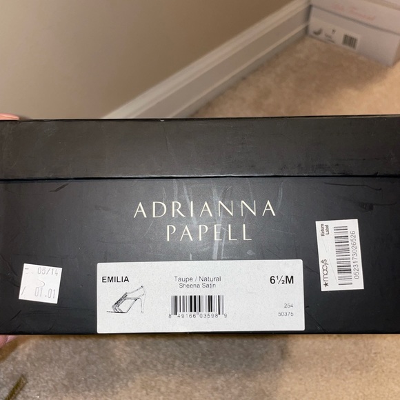 Gold Heels - Picture 7 of 8